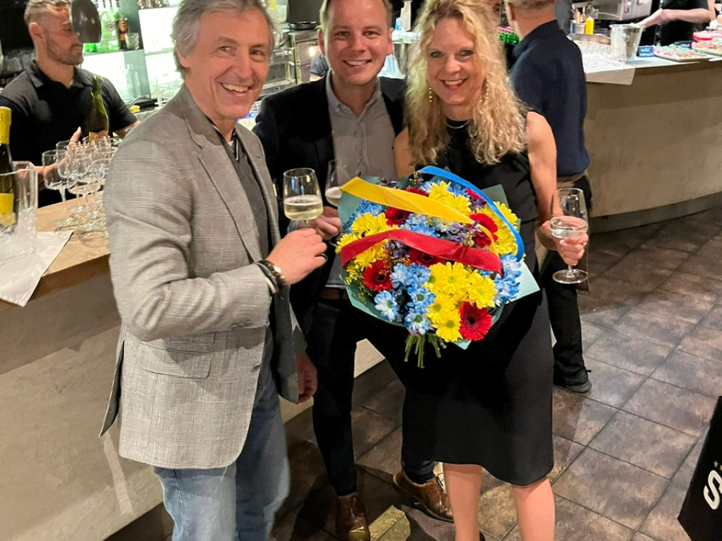 Celebration of the 30th anniversary of legal career (May 2025) Jana Fráňová with the Chairman of the Supervisory Board and a colleague, lawyer of AC Sparta Praha fotbal, a.s.